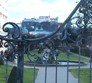 Festung vom Mirabellengarten aus