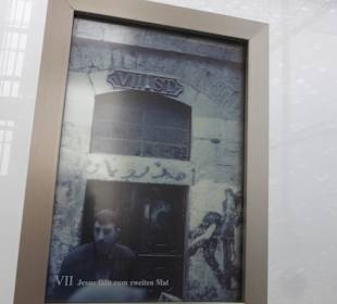 Besuch der neuen, modernen Herz-Jesu-Kirche