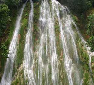 Großer Wasserfall in Samana (ca. 30m)