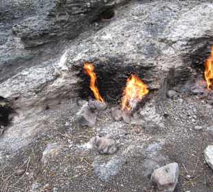 Flammen aus dem Boden