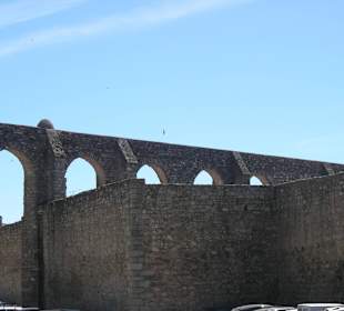 Acueducto y muralla de Évora
