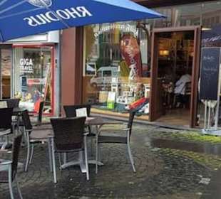 Außenbestuhlung . Blick von vorne