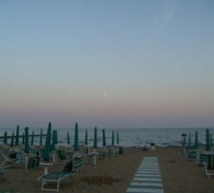 Strand bei Dämmerung