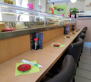 Blick in den Gastraum des Mitoshi Running Sushi