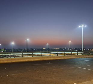 Abendstimmung beim Dropoff am falschen Terminal