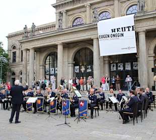 Schorsenbummel: Konzert vor dem Opernhaus