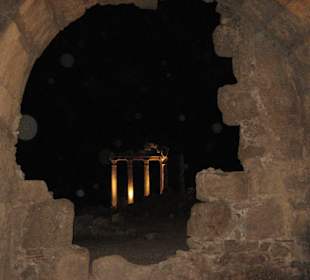 Apollo Tempel durch Mauerreste