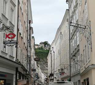 Salzburg: Unterwegs in der Getreidegasse