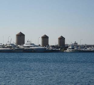 Die 3 Mühlen vom Mandraki Hafen