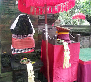 Tempelanlage im Park