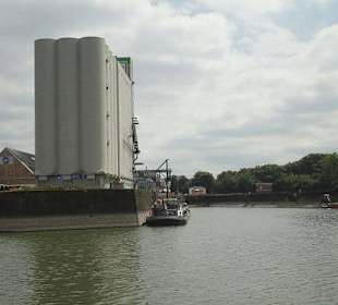 Große Kölner Hafenrundfahrt