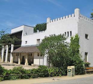 Verwaltungsgebäude ?