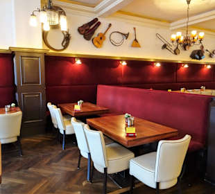 Blick in den Gastraum des Don Carlos