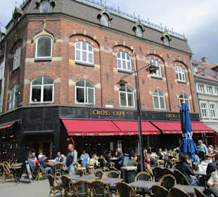 Cross Café & Restaurant