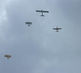 Überflug bei der Dampferparade