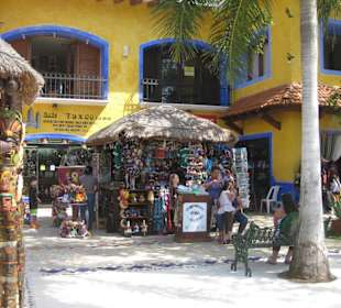 Einkauszentrum Playacar