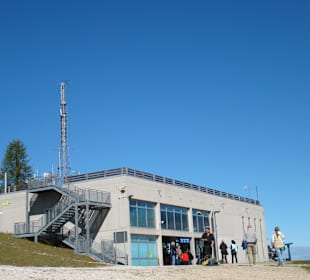 Bergbahn-Station oben auf dem Monte Lussari