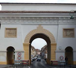 Ein Zugang zur Altstadt wie ein Triumphbogen