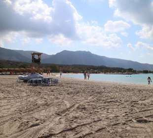 Lifeguard am vorderen Strandabschnitt