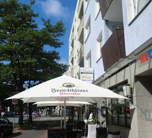 Straßen-Terrasse