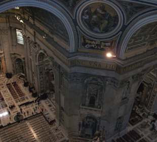 Im Petersdom, von oben gesehen.