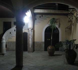 Nächtlicher Innenhof
