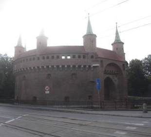 Die Barbakane gesehen von der Warzawska