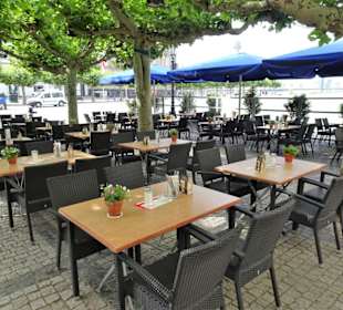 Außenplätze des Gasthauses Im Goldenen Ring