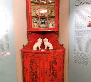 Exponate aus vergangener Zeit im Sielhafenmuseum