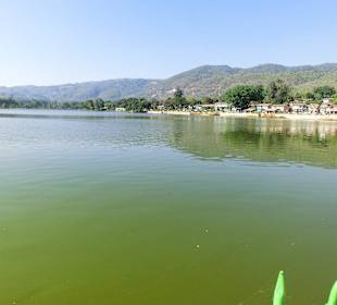 Der Morgenmarkt befindet sich am See