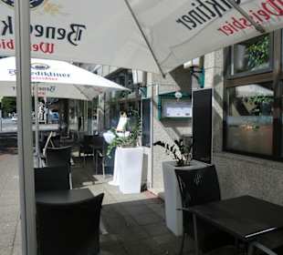 Straßen-Terrasse