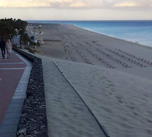Strand, 200 Meter vom Hotel weg