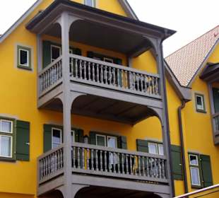 Alles reine Holzbalkone