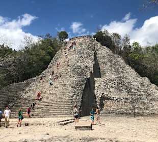 Nohoch Mul Pyramide (120 Stufen, 42 m)
