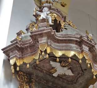 Der Schalldeckel der Kanzel