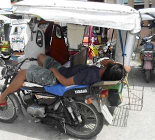 Schlafpause auf philippinische Art