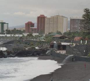 Wasserfälle am Playa Jardin