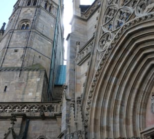 Das Apostelportal vom Erfurter Dom