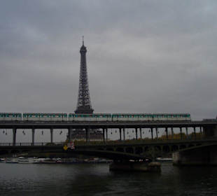 Eifelturm vom Schiff aus