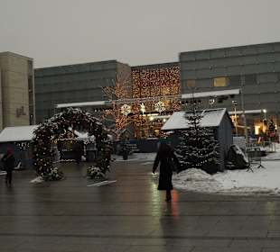 Galeria Krakowska zimą - kiermasz śwąteczny