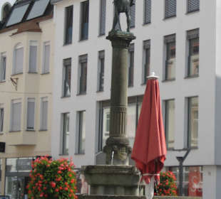 Bernhard Brunnen / Denkmal