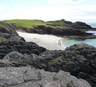 Der kleinere ruhigere Strand an der Clachtoll Bay