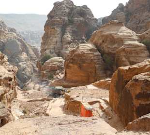 Petra Weg zum Kloster