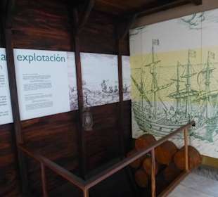 In der Station viele Erklärungen