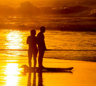 Rapa Nui Surfing