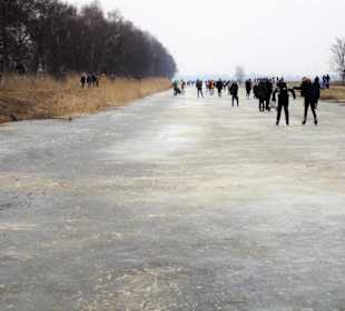 Impressionen vom Eislaufen an der Semkenfahrt