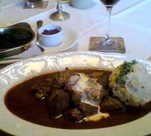 Hirschkalbgulasch