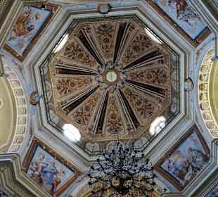 Blick in die Kuppel der Kirche San Michele