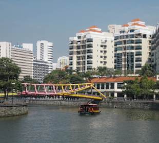 Fluß vor dem Clark Quay