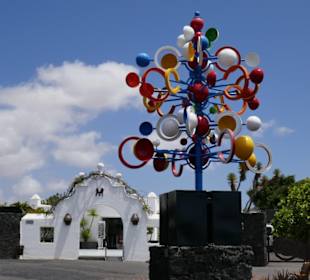 Windspiel auf dem Gelände